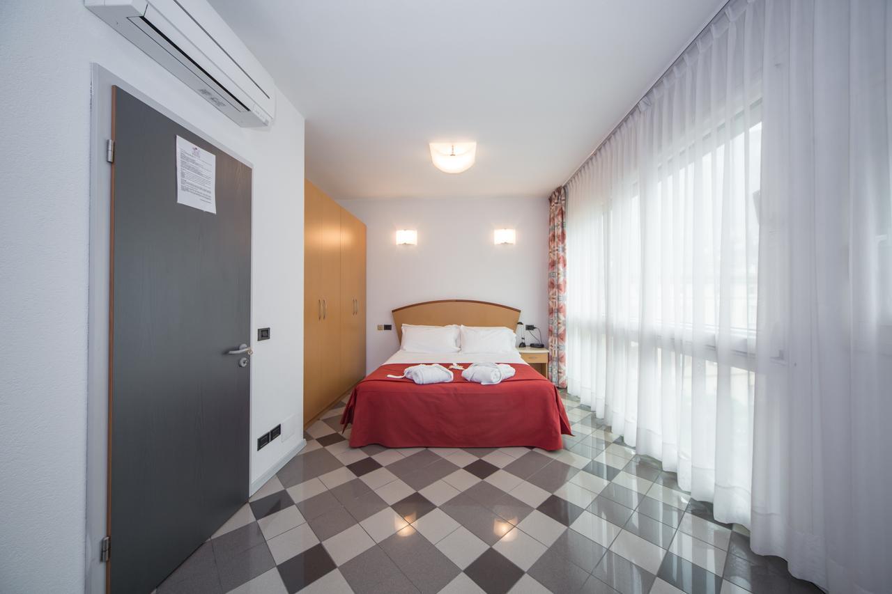 Piazzi House Aparthotel Sondrio Ngoại thất bức ảnh