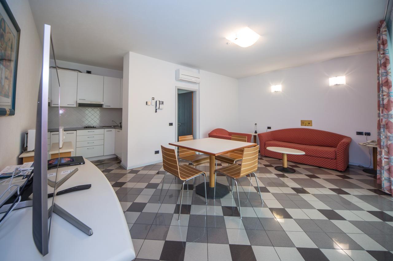 Piazzi House Aparthotel Sondrio Ngoại thất bức ảnh