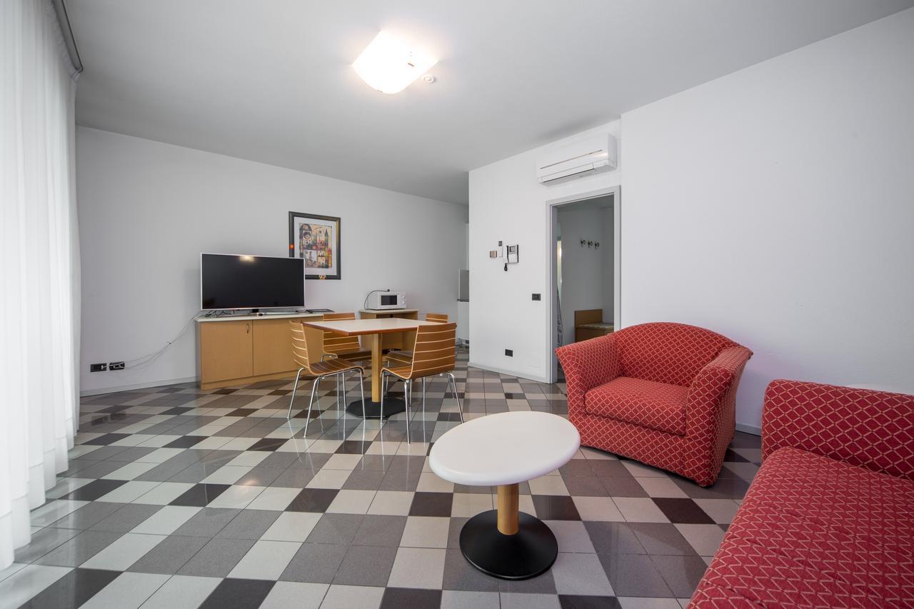 Piazzi House Aparthotel Sondrio Ngoại thất bức ảnh