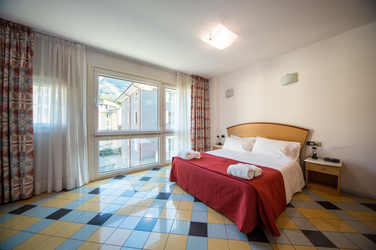 Piazzi House Aparthotel Sondrio Ngoại thất bức ảnh
