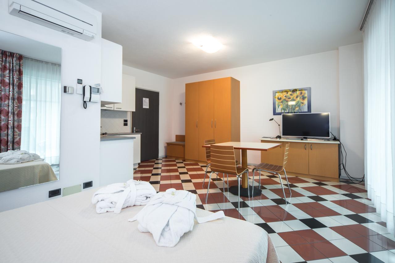 Piazzi House Aparthotel Sondrio Ngoại thất bức ảnh