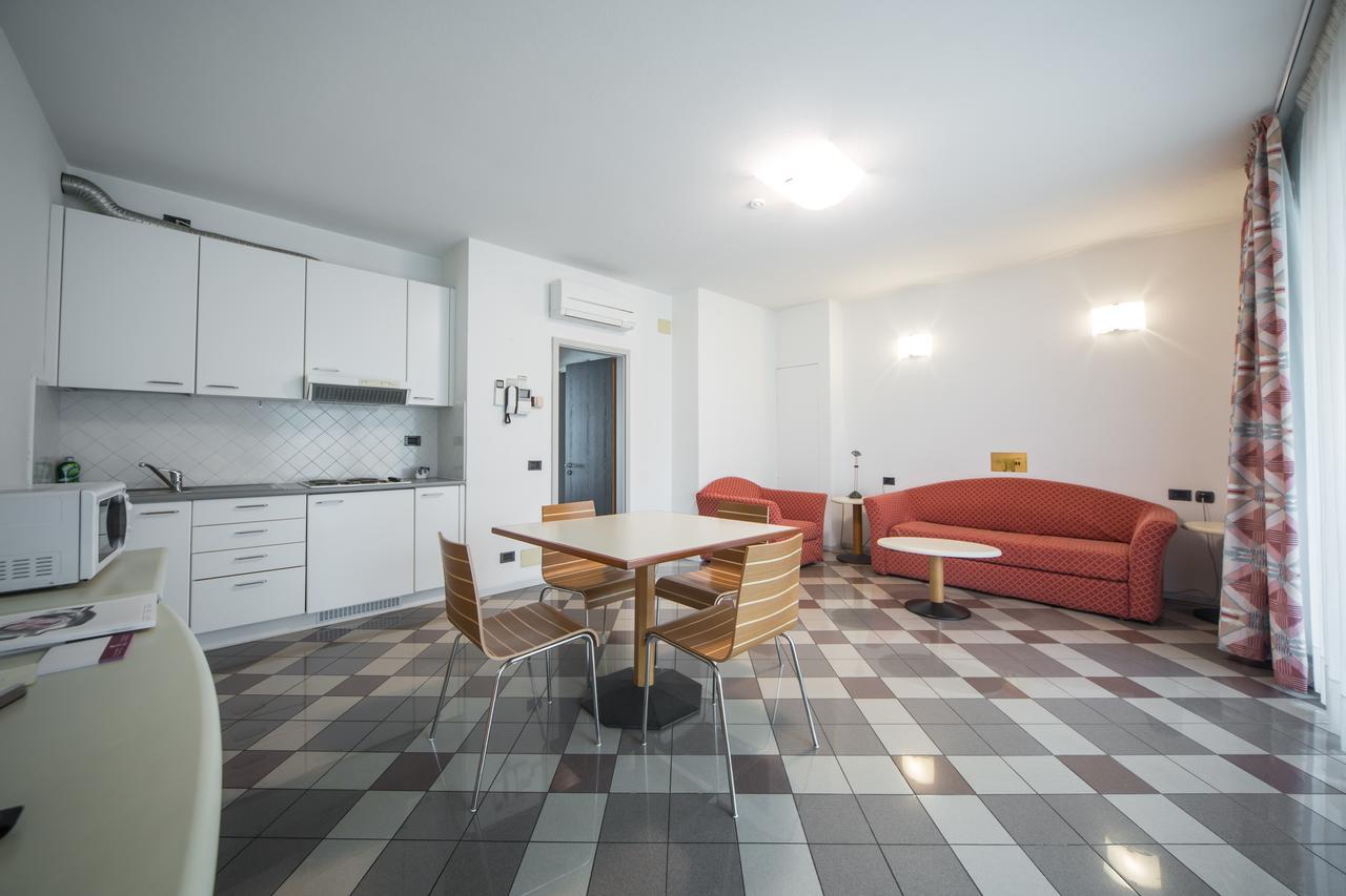 Piazzi House Aparthotel Sondrio Ngoại thất bức ảnh