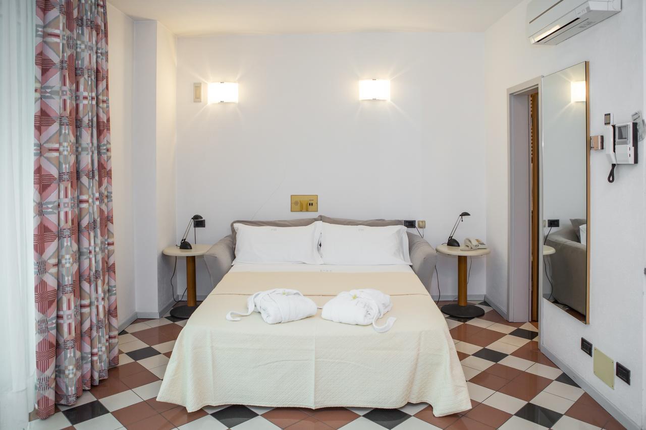 Piazzi House Aparthotel Sondrio Ngoại thất bức ảnh